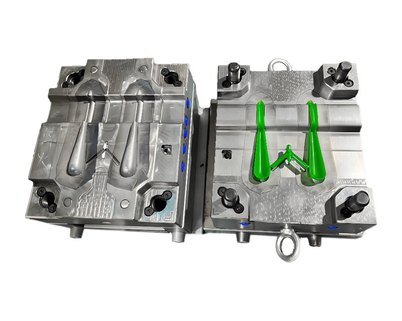 Peeler mould