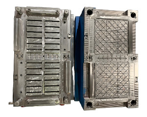 FLOOR MOULD